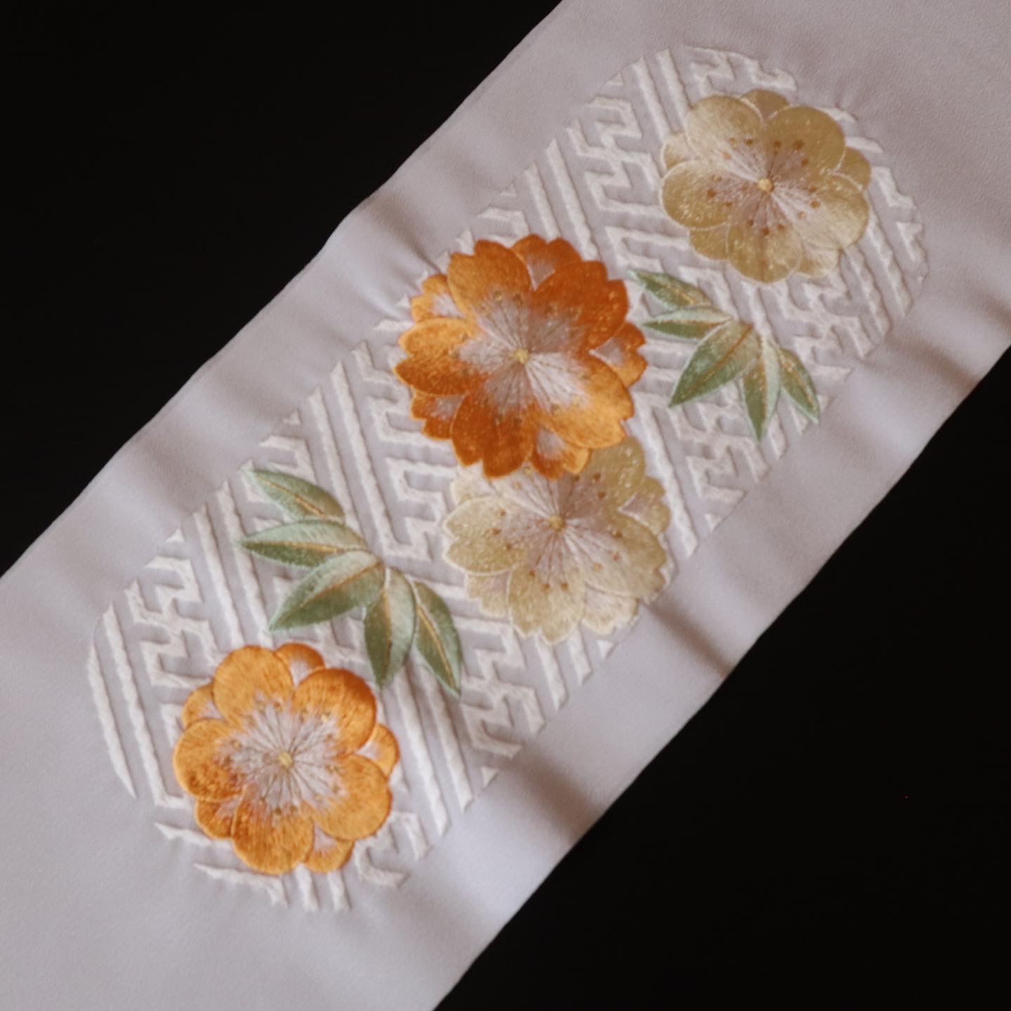 刺繍半襟